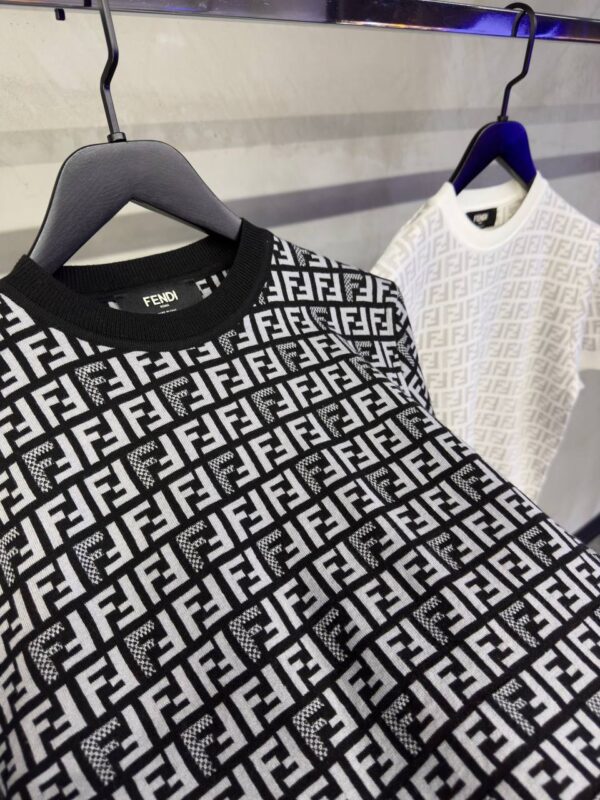 Fendi Monogram Jumper T-Shirt Black - Afbeelding 2